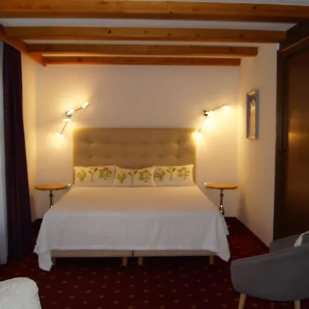 מלון Hartenfels 2*